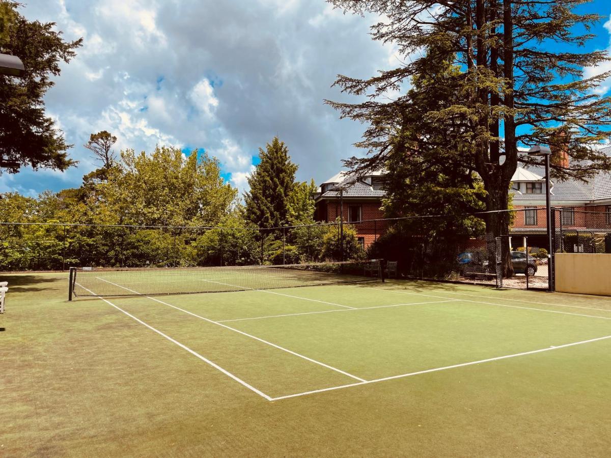 Lilianfels Blue Mountains Resort & Spa Katoomba Exterior photo Tennis Courts
