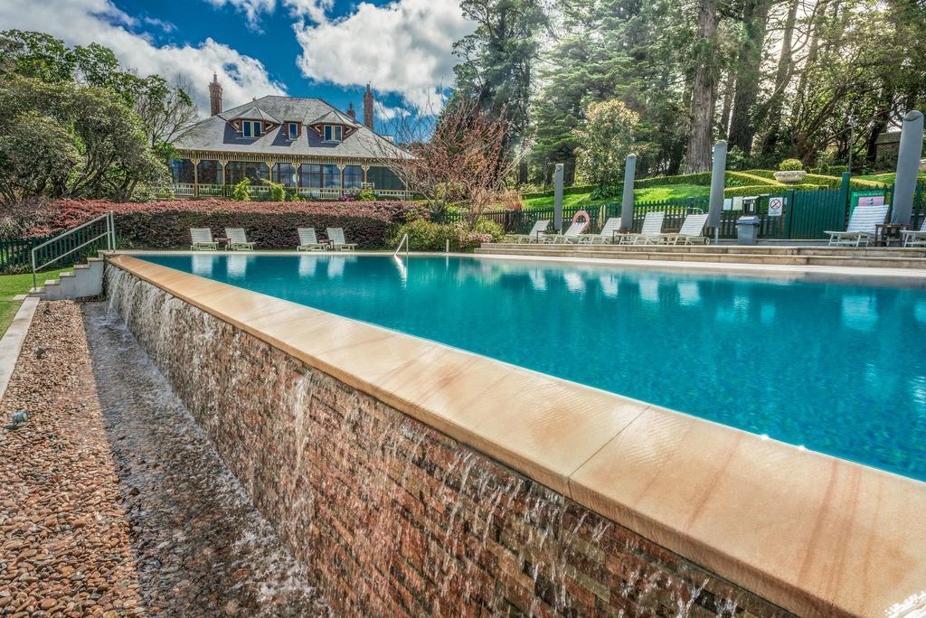 Lilianfels Blue Mountains Resort & Spa Katoomba Exterior photo The pool at the home of the 19th Duke of Grafton